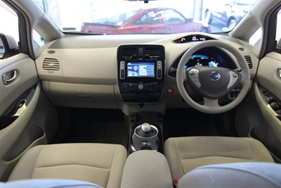 2011 Nissan Leaf - Thumbnail