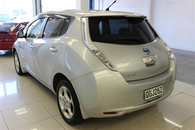 2011 Nissan Leaf - Thumbnail