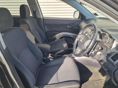 2006 Mitsubishi Outlander - Thumbnail