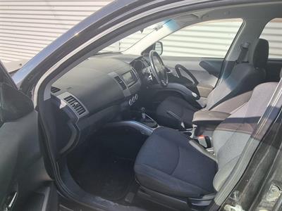 2006 Mitsubishi Outlander - Thumbnail