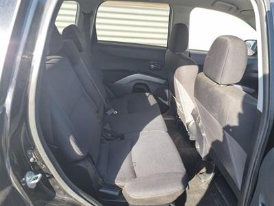 2006 Mitsubishi Outlander - Thumbnail