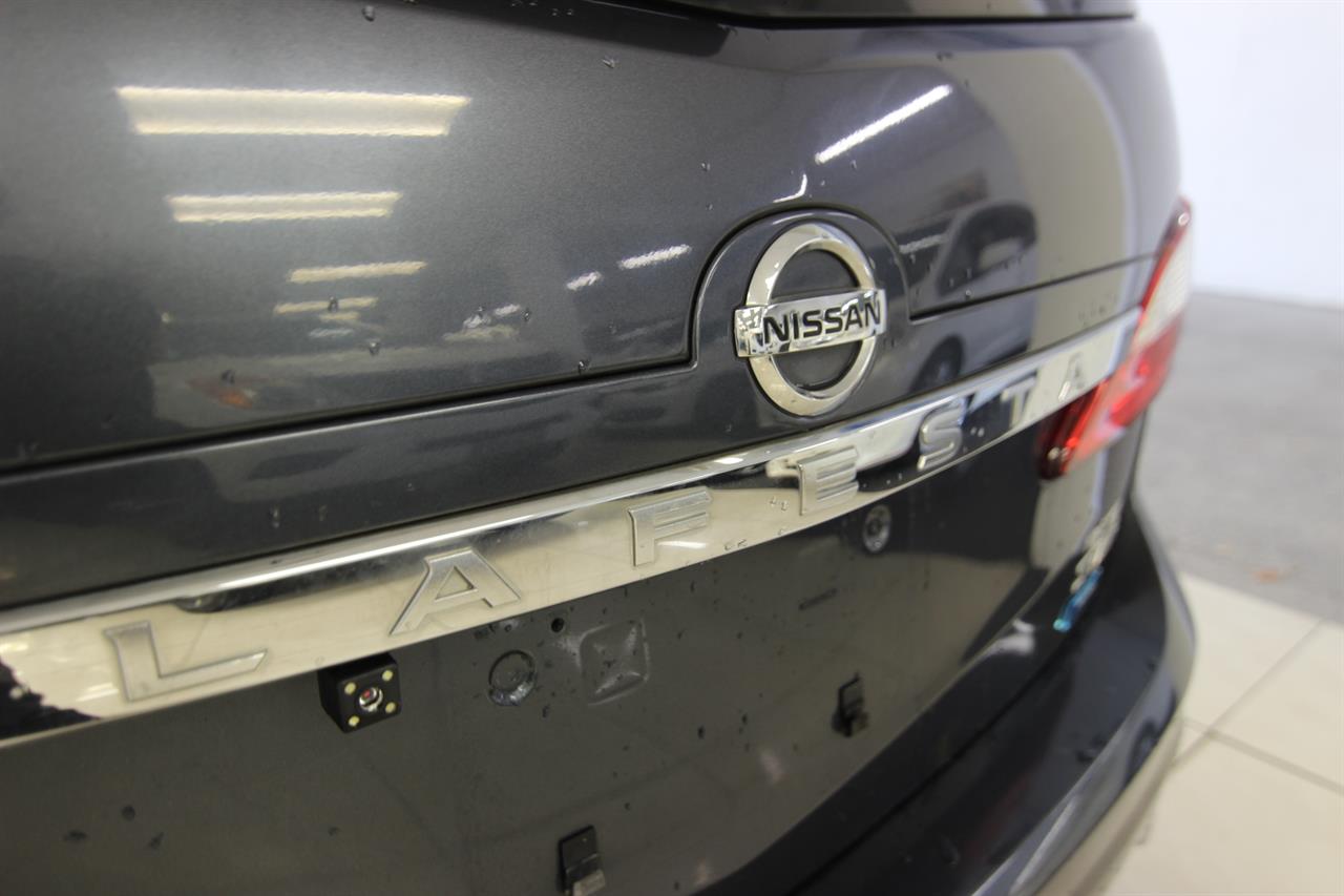 2011 Nissan LAFESTA