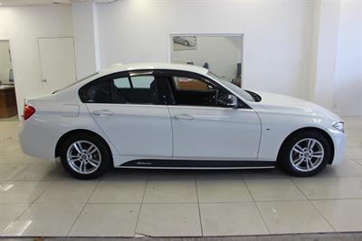 2014 BMW 320i - Thumbnail