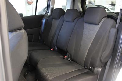 2011 Nissan LAFESTA - Thumbnail