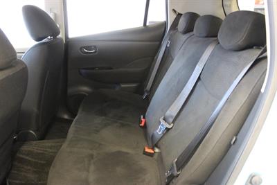 2016 Nissan Leaf - Thumbnail