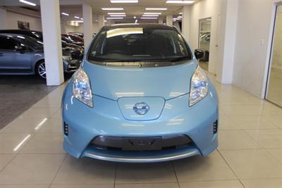 2016 Nissan Leaf - Thumbnail