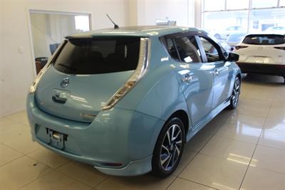 2016 Nissan Leaf - Thumbnail