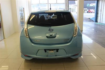 2016 Nissan Leaf - Thumbnail