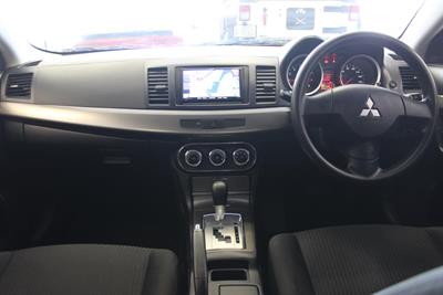 2013 Mitsubishi Galant - Thumbnail