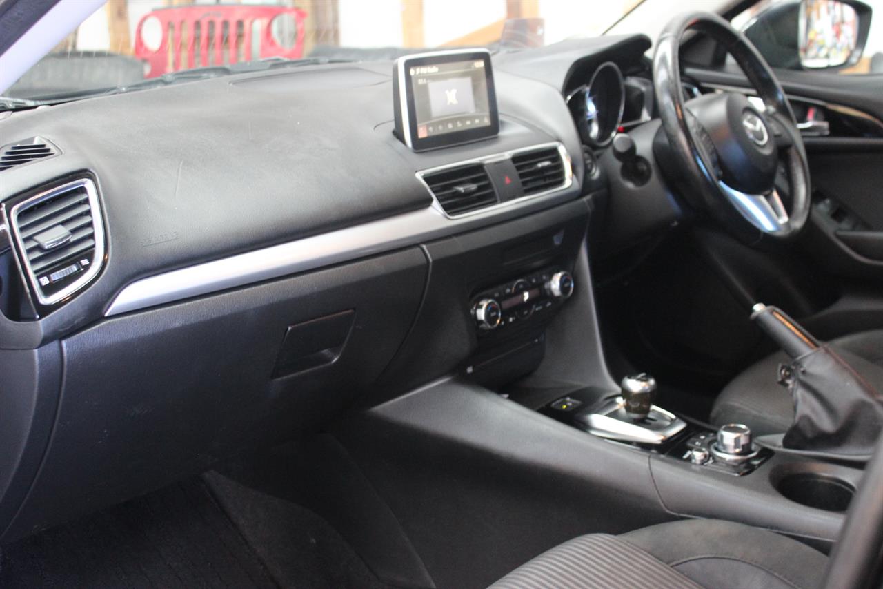 2013 Mazda Axela
