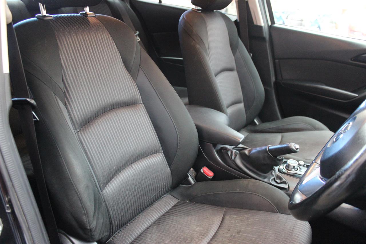 2013 Mazda Axela