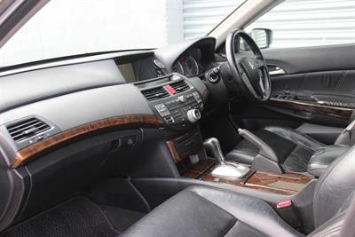2010 Honda Inspire - Thumbnail