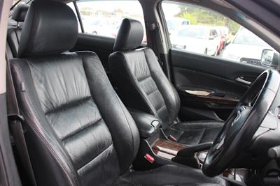 2010 Honda Inspire - Thumbnail