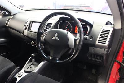 2006 Mitsubishi Outlander - Thumbnail
