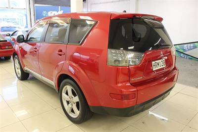 2006 Mitsubishi Outlander - Thumbnail