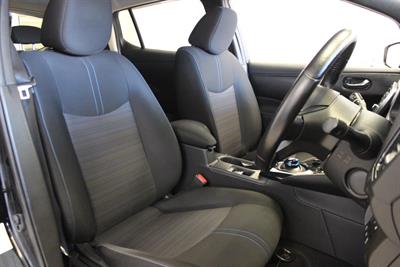 2019 Nissan Leaf - Thumbnail