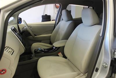 2016 Nissan Leaf - Thumbnail