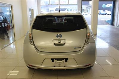 2016 Nissan Leaf - Thumbnail