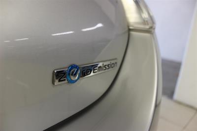 2016 Nissan Leaf - Thumbnail