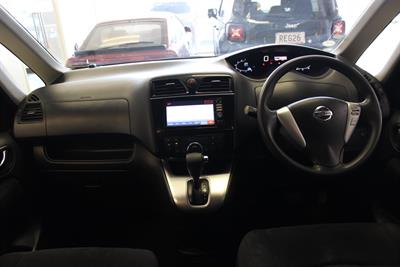 2014 Nissan Serena - Thumbnail